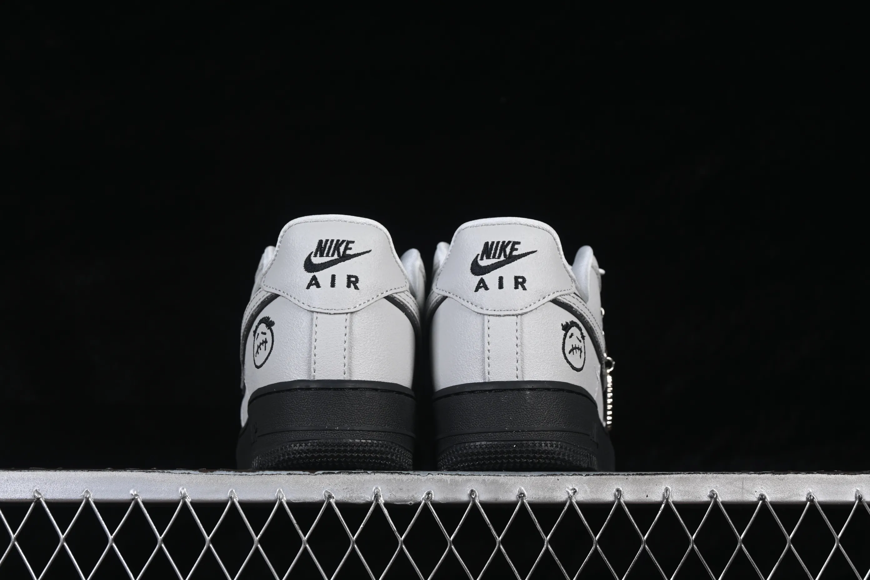 All categories Nk Air Force 1 Air Force series Nk Air Force 1 Low Air Force low-top Nike Air Force 1'07 Low cool gray tone collision cool black Air Force 1 low-top casual sneakers XL1979-128